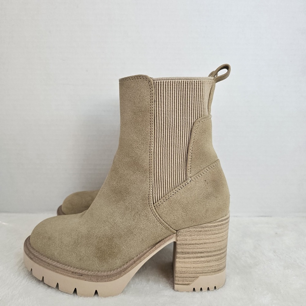 MIA Tan Ankle Boots Chunky Sole Pull-On Women's Size 6M US